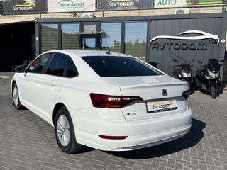 Volkswagen Jetta foto 4