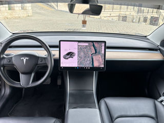 Tesla Model 3 foto 4