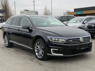 Volkswagen Passat foto 2