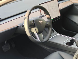 Tesla Model 3 foto 5