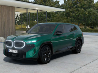 BMW XM 50e verde isle of man foto 1