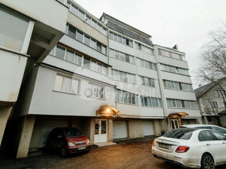 Apartament cu 3 camere, 130 m², Buiucani, Chișinău foto 17