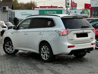 Mitsubishi Outlander foto 3