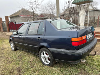 Volkswagen Vento foto 6