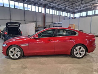 Jaguar XE foto 3