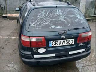 Toyota Caldina foto 2