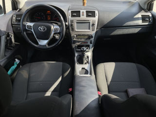 Toyota Avensis фото 11