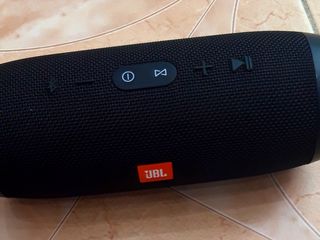 Продам бомбическую оригинальную колонку JBL  Charge 3 foto 4