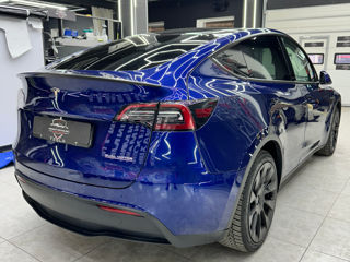 Tesla Model Y foto 4