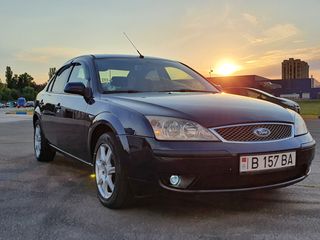 Ford Mondeo foto 2