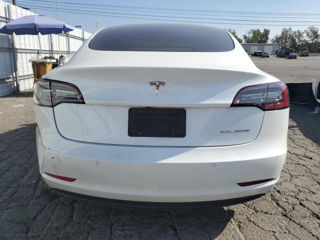 Tesla Model 3 foto 5