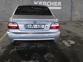 BMW 5 Series foto 7