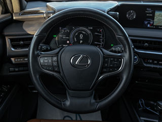 Lexus UX foto 10