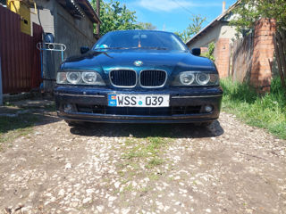 BMW 5 Series foto 4