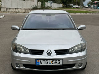 Renault Laguna foto 2