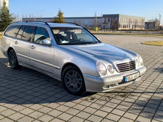 Mercedes E-Class foto 2