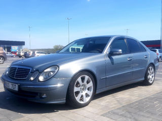 Mercedes E-Class foto 1