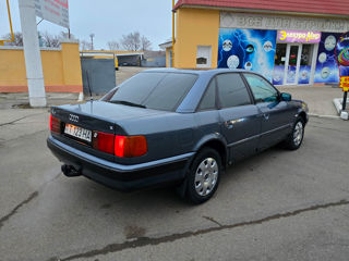 Audi 100 foto 2