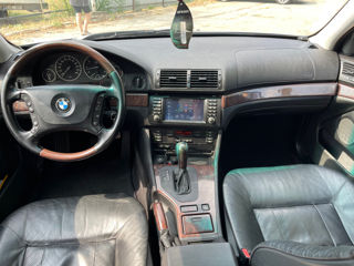 BMW 5 Series foto 5