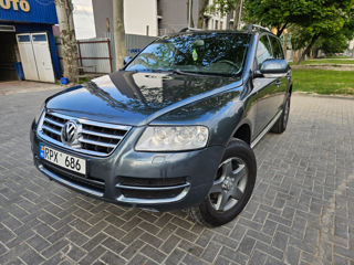 Volkswagen Touareg foto 1