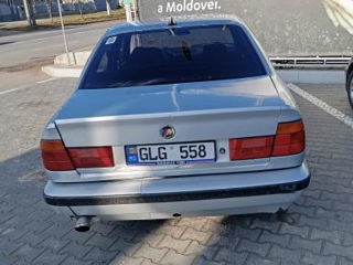 BMW 5 Series foto 3