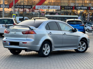 Mitsubishi Lancer foto 4