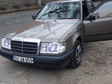 Mercedes Series (W124) foto 9