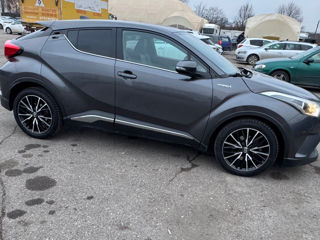 Toyota C-HR foto 3