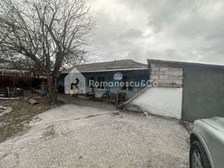Casa de vanzare în Straseni, str. Vasile Lupu, 100m2 + 16 ari! foto 0