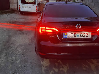 Volkswagen Jetta foto 2