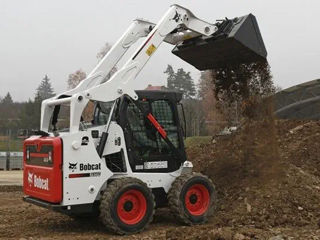 Bobcat + Excavator +Basculanta foto 1