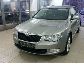 Skoda Superb foto 1