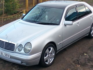 Mercedes E Class foto 7