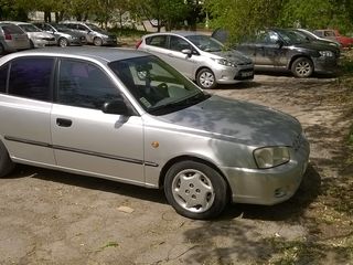 Hyundai Accent foto 4