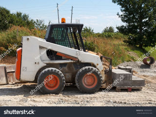 Servicii mecanizate cu buldoexcavator,bobkat,miniexcavator,zil,kamaz foto 6