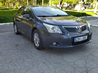 Toyota Avensis foto 1