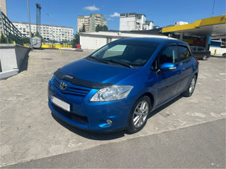 Toyota Auris фото 1