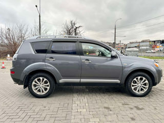 Mitsubishi Outlander foto 2