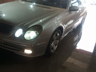 Mercedes E-Class foto 9