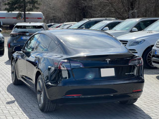 Tesla Model 3 foto 4