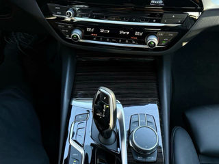 BMW 5 Series foto 9