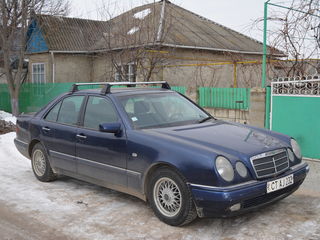 Mercedes E Class foto 2