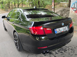 BMW 5 Series foto 2