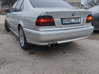 BMW 5 Series foto 6