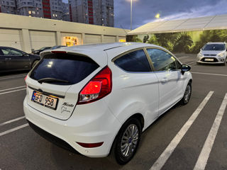 Ford Fiesta foto 5