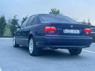 BMW 5 Series фото 4