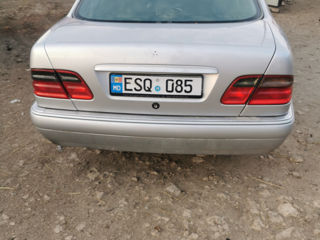 Mercedes E-Class foto 3