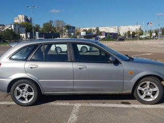 Mazda 323 foto 3