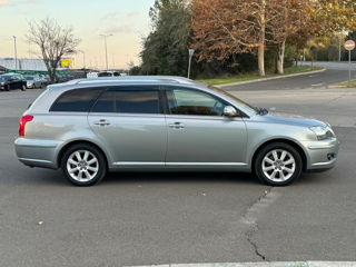 Toyota Avensis foto 7