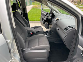 Volkswagen Touran foto 9